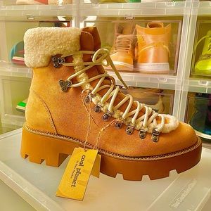 *BRAND NEW* Steve Madden Cyclonee Tan Fabric Boot